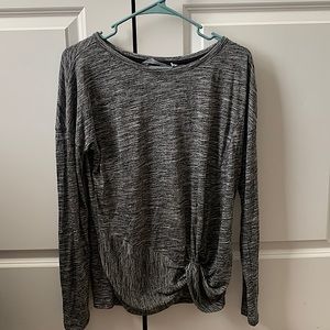 Athleta knot long sleeve top. Workout or day to day wear!